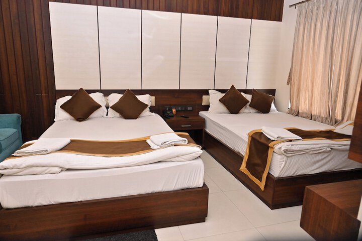 Room 34 of 114