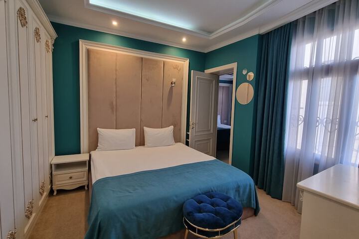 Room 10 of 122