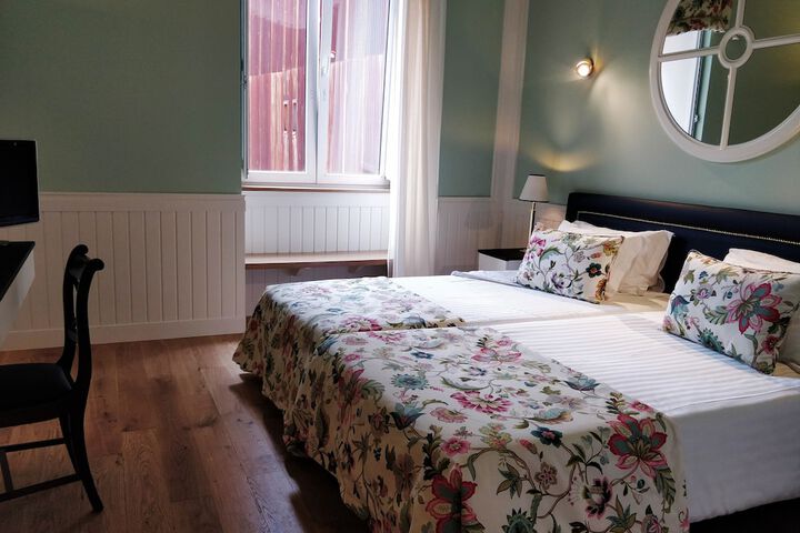 Room 25 of 65