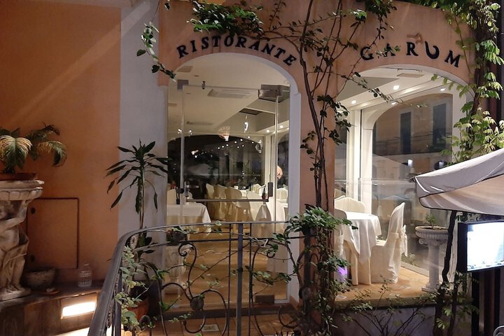 Dining 62 of 73