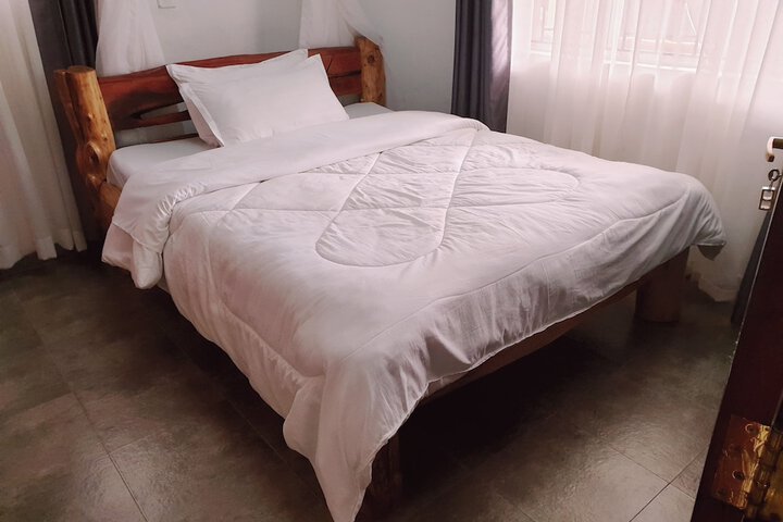 Room 2 of 53