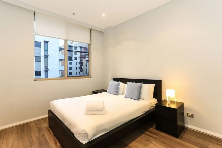 Room 6 of 14