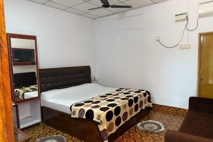 Room 2 of 50
