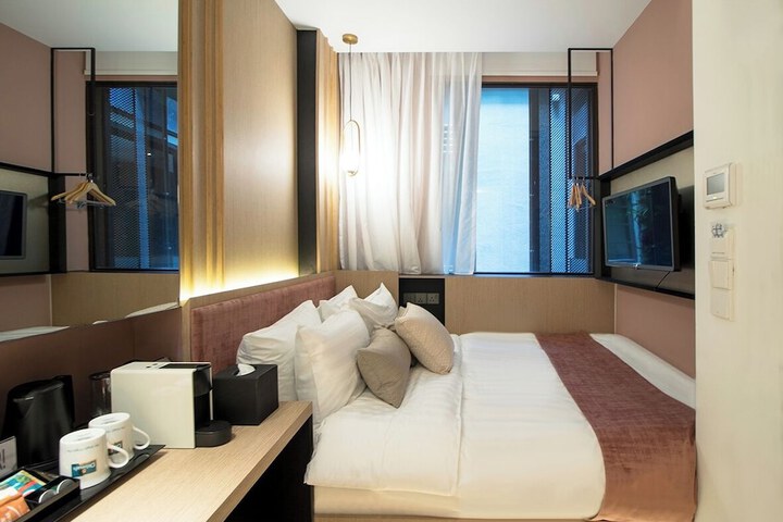 Room 13 of 26