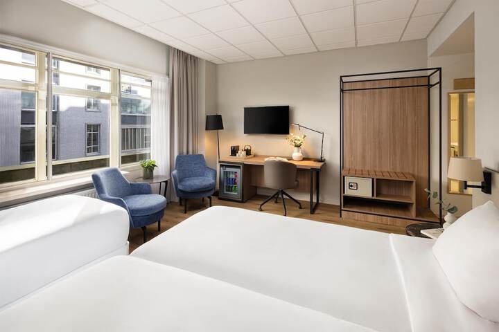 Room 40 of 52