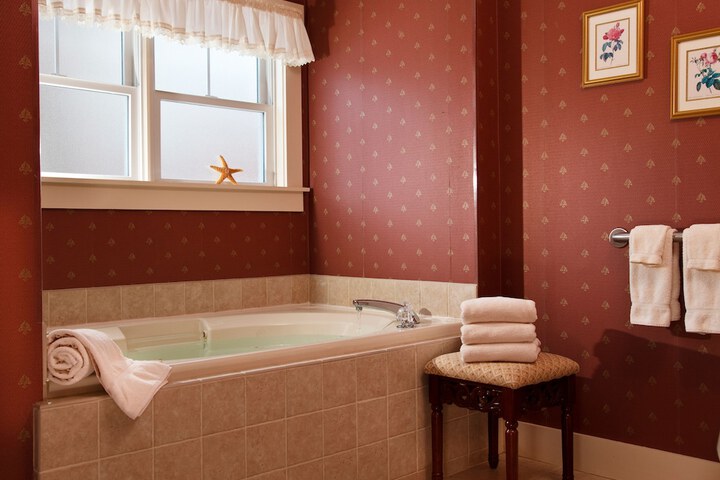 Room 42 of 60
