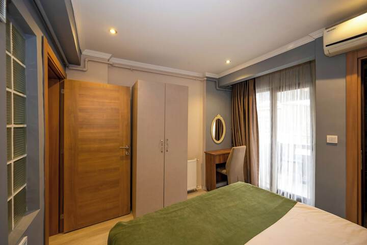 Room 38 of 158