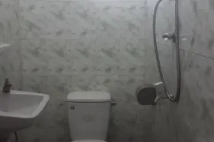 Room 9 of 15