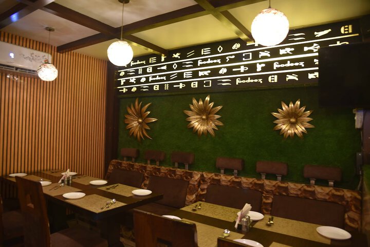 Dining 70 of 96