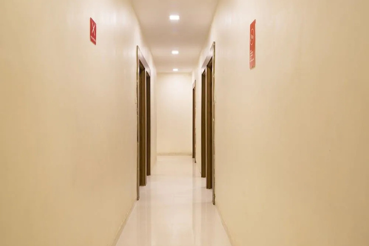 Room 9 of 12