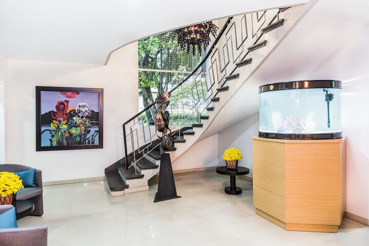 Guest Lobby
