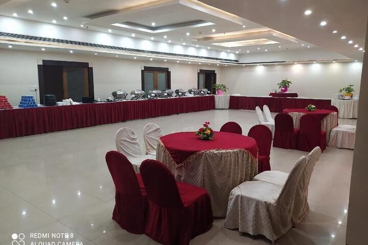 Ballroom/Hall 13 of 23