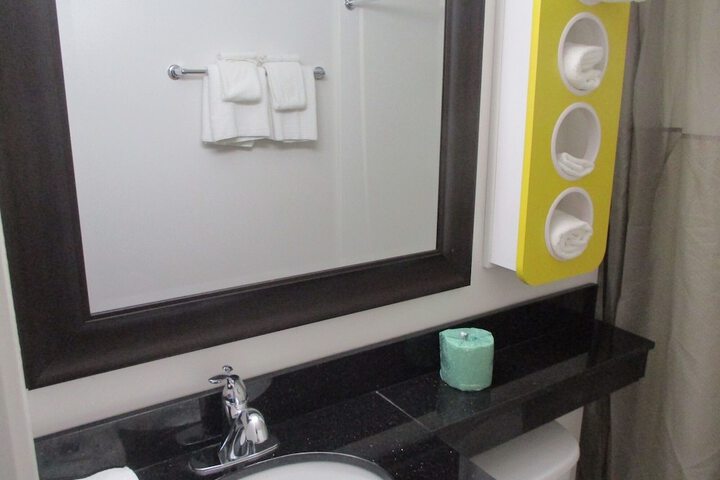 Bathroom sink