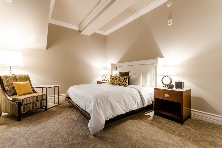 Room 13 of 169