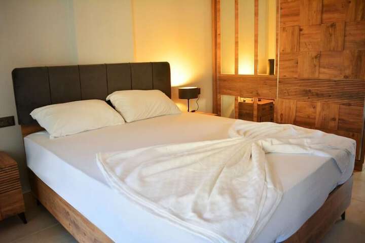 Room 2 of 24