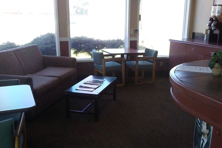 Hotel Interior 4 of 33