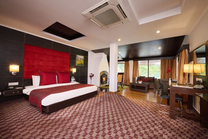 Room 12 of 36