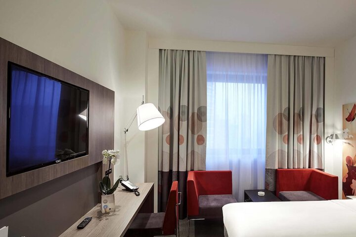 Room 5 of 53