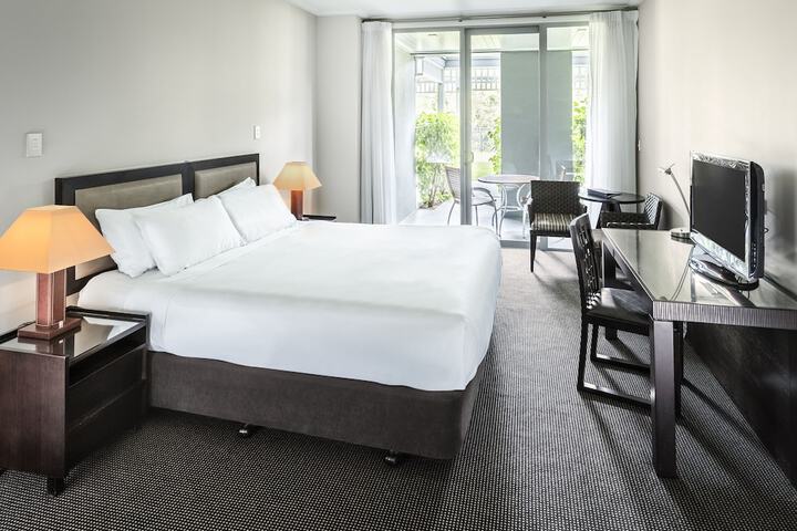 Room 16 of 160