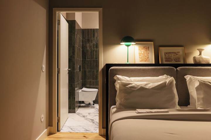 Room 54 of 93