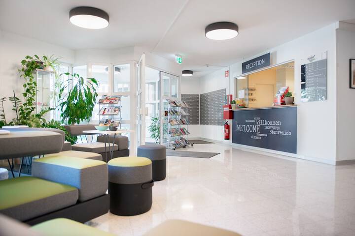 Entrance & Lobby