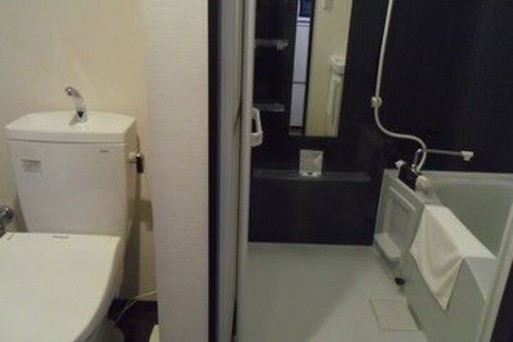 Room 2 of 23