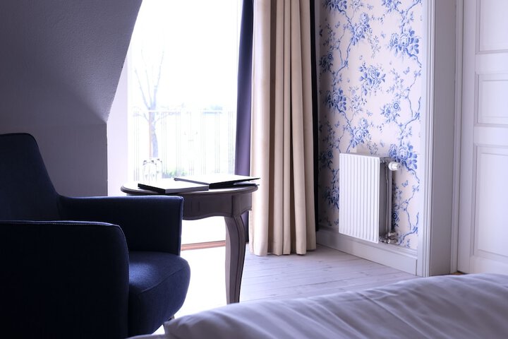 Room 9 of 63