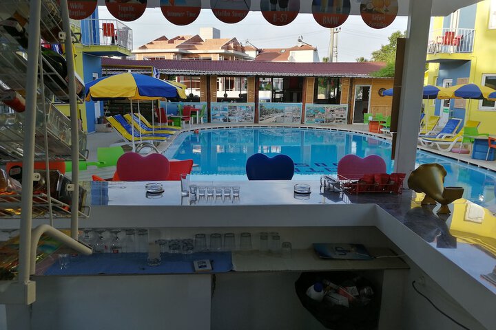 Pool 21 of 24