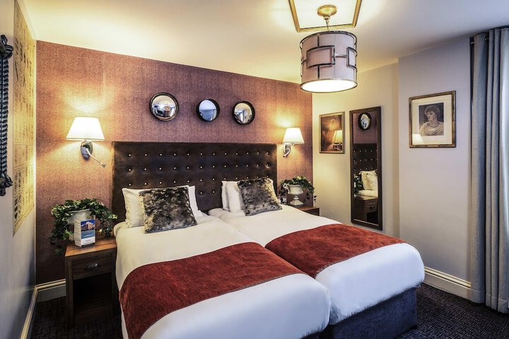 Room 35 of 104
