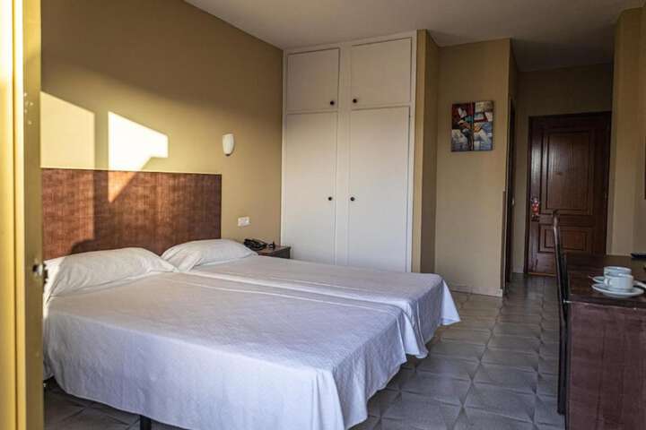 Room 17 of 43