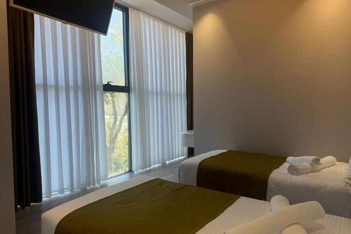Room 10 of 37