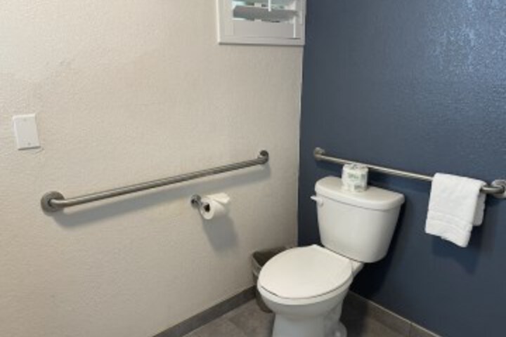 Room 43 of 99