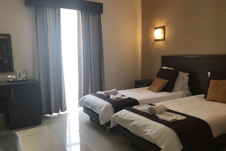 Room 18 of 43