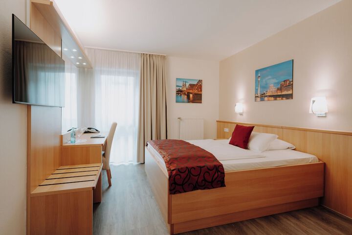 Room 6 of 38