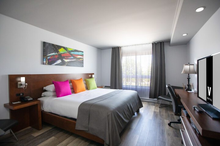 1 King Bed (4 of 20)