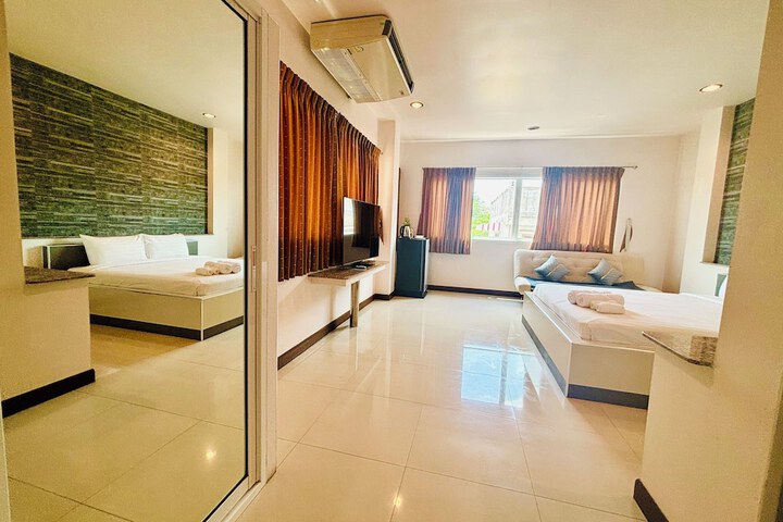 Room 50 of 68