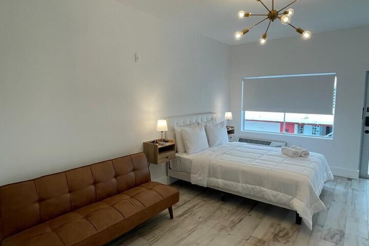 Room 11 of 79