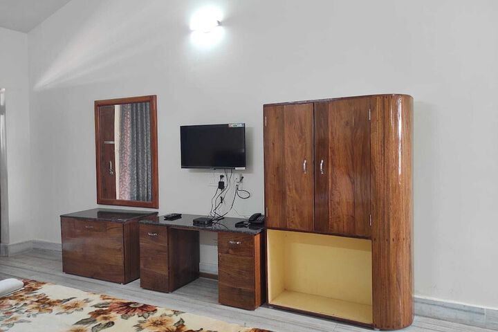 Room 4 of 29