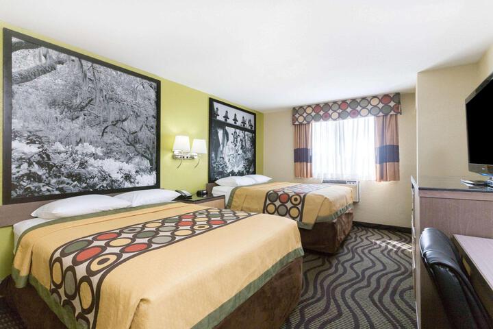 1 Queen Bed (8 of 11)