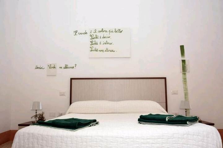 Room 9 of 15
