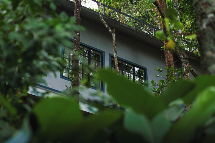 Room 26 of 76