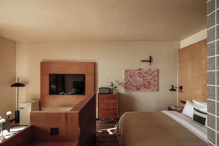 Room 47 of 169
