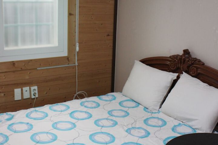Room 2 of 47