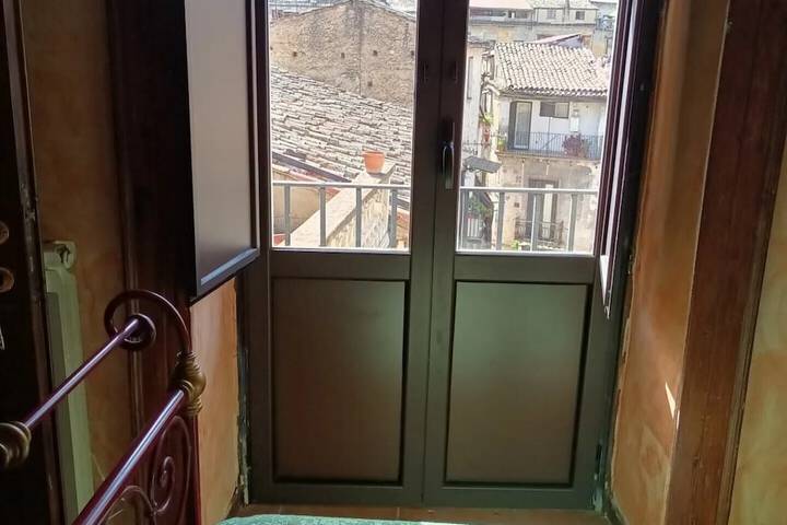 Room 29 of 115
