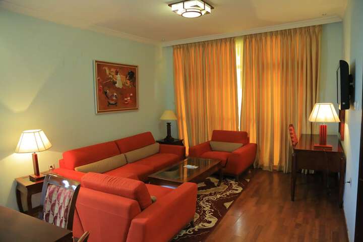 Room 10 of 39