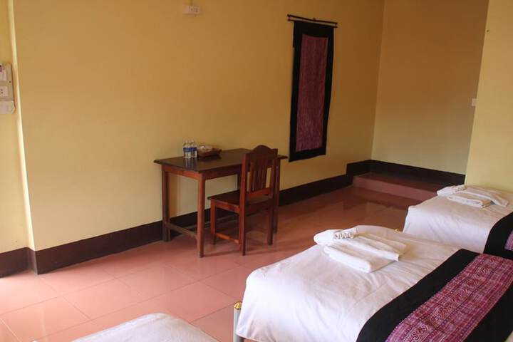 Room 7 of 28