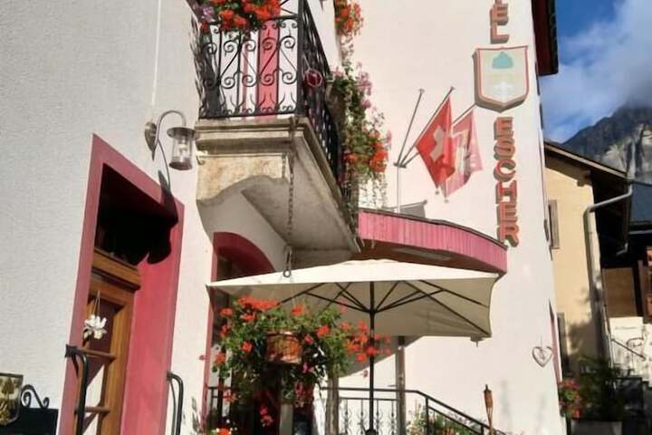 Hotel 43 of 44