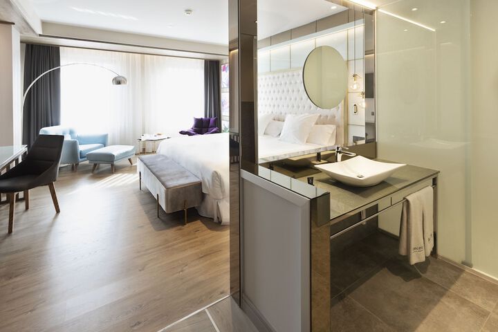 Room 3 of 45