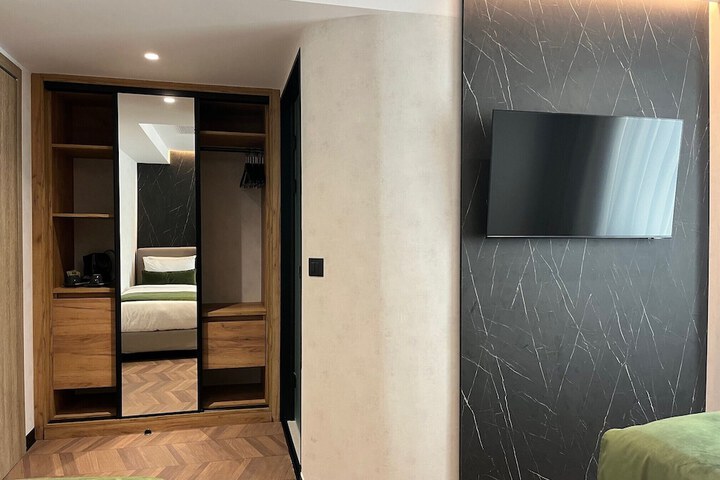 Room 40 of 92