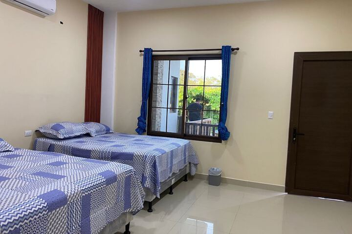 Room 4 of 17